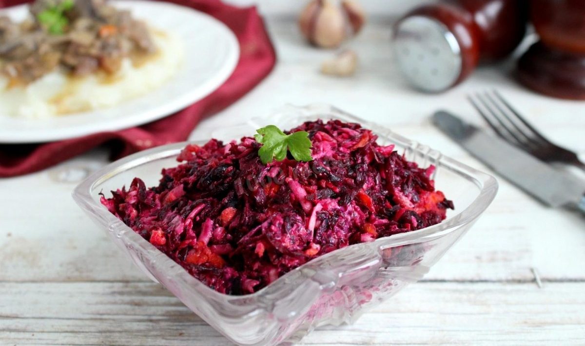 Biet ensalade is goed voor het menselijk lichaam.