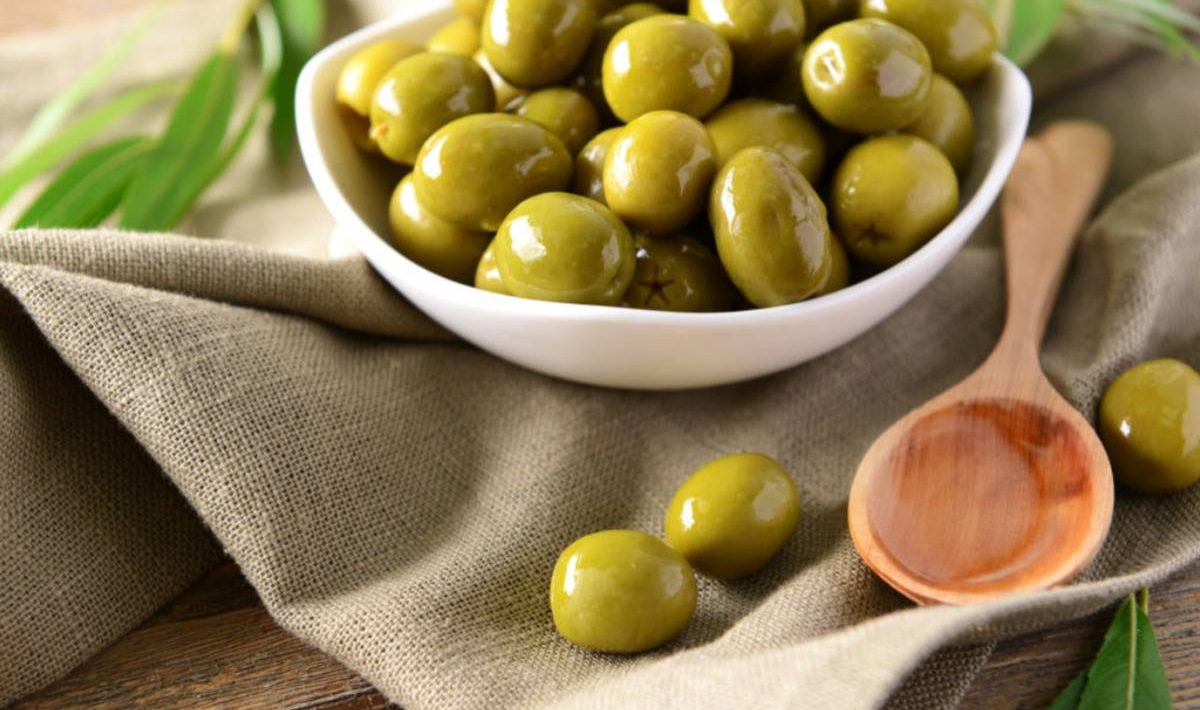 Groene olijven.