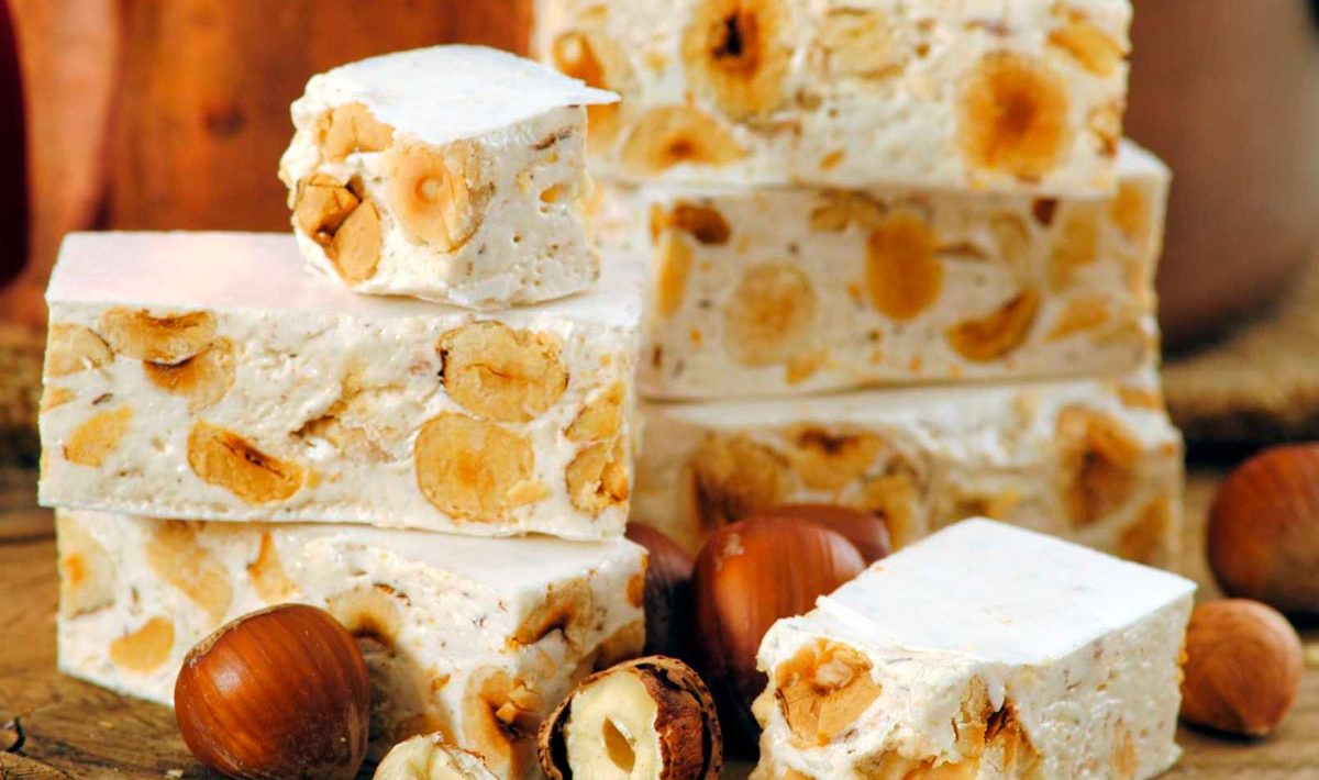 Heerlijke en mooie nougat dessert.