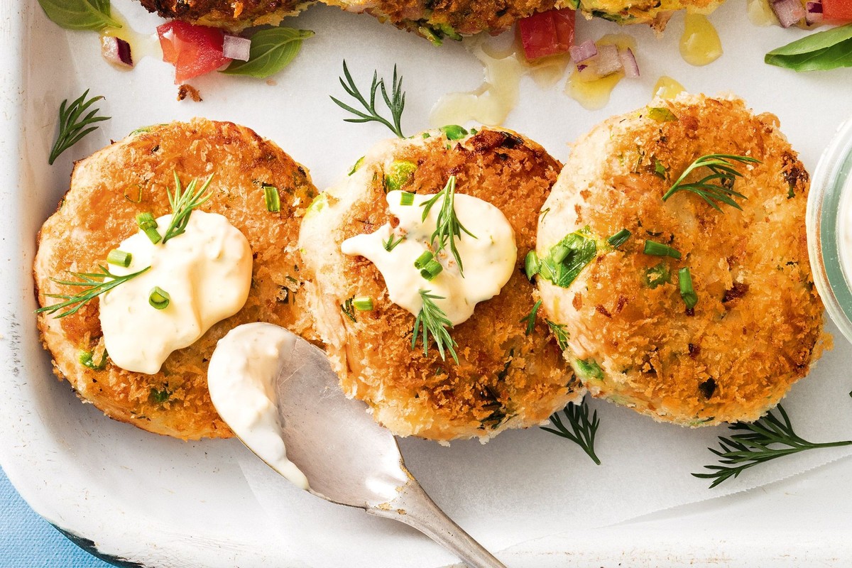 De aardappelkoteletten zijn klaar.